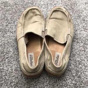 Men’s (Size 9) Olukai Puhalu canvas slip-on loafer style shoes in clay/toffee.